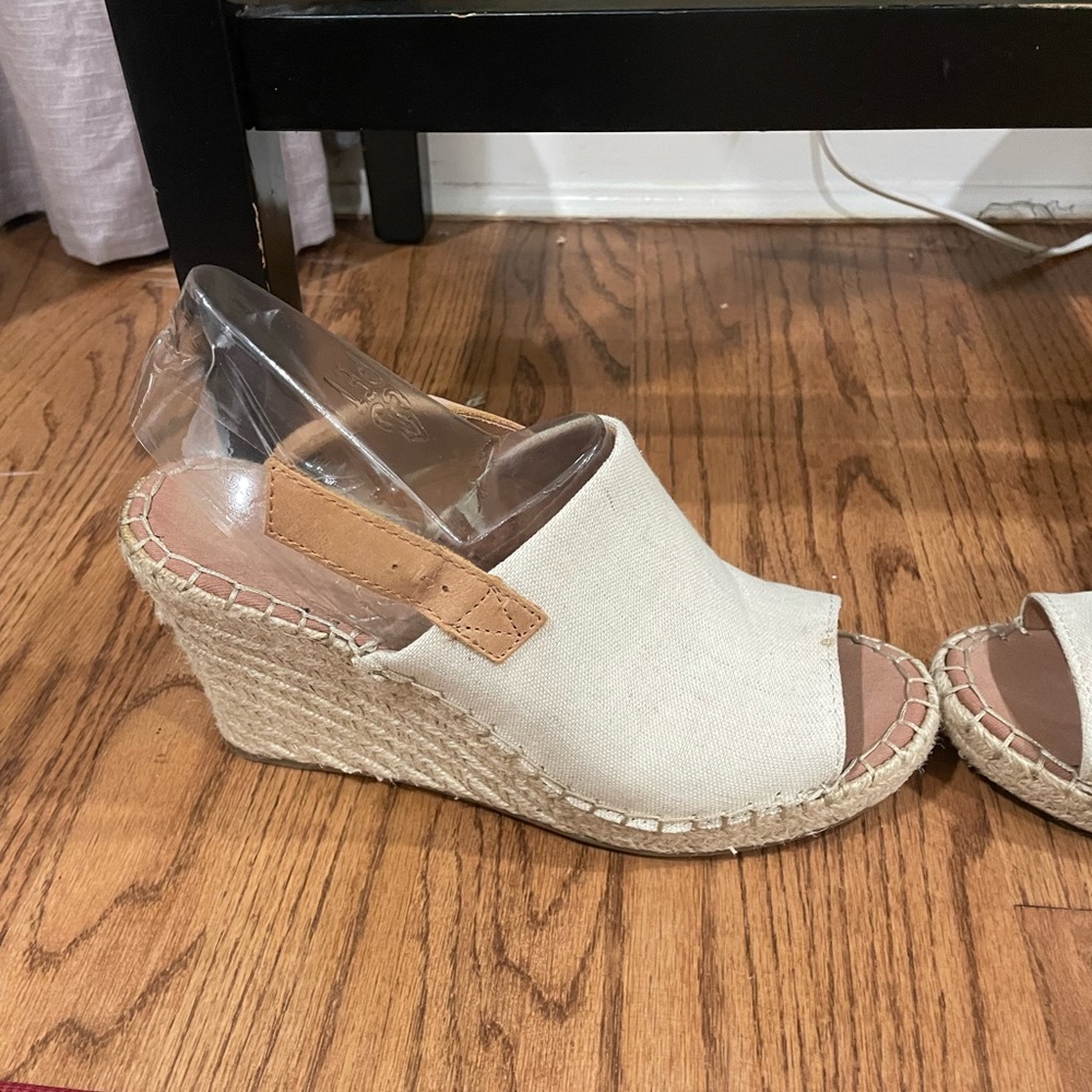 Tom’s Wedges size 8.5